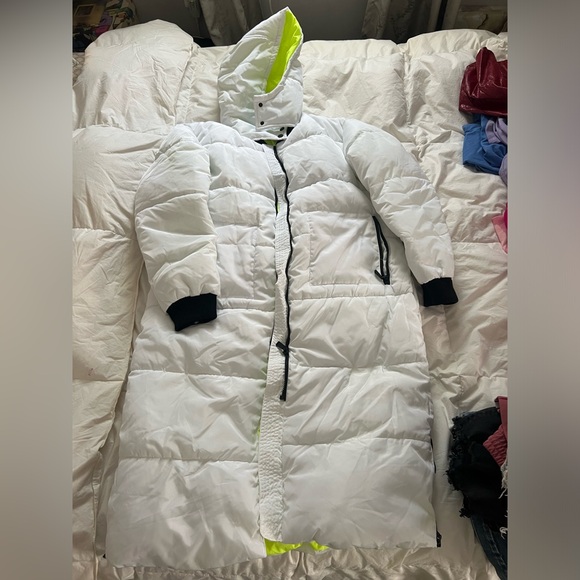 Pretty little thing snow coat. Size 10 women - Picture 1 of 2